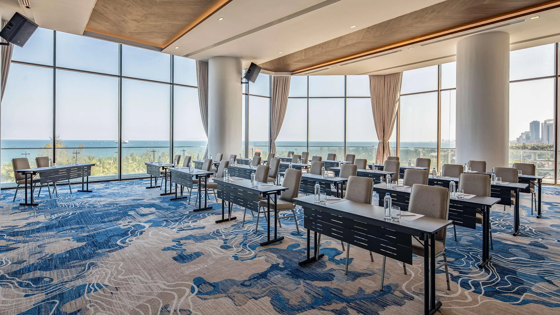 Radisson Hotel Danang 5*, Ντα Νανγκ