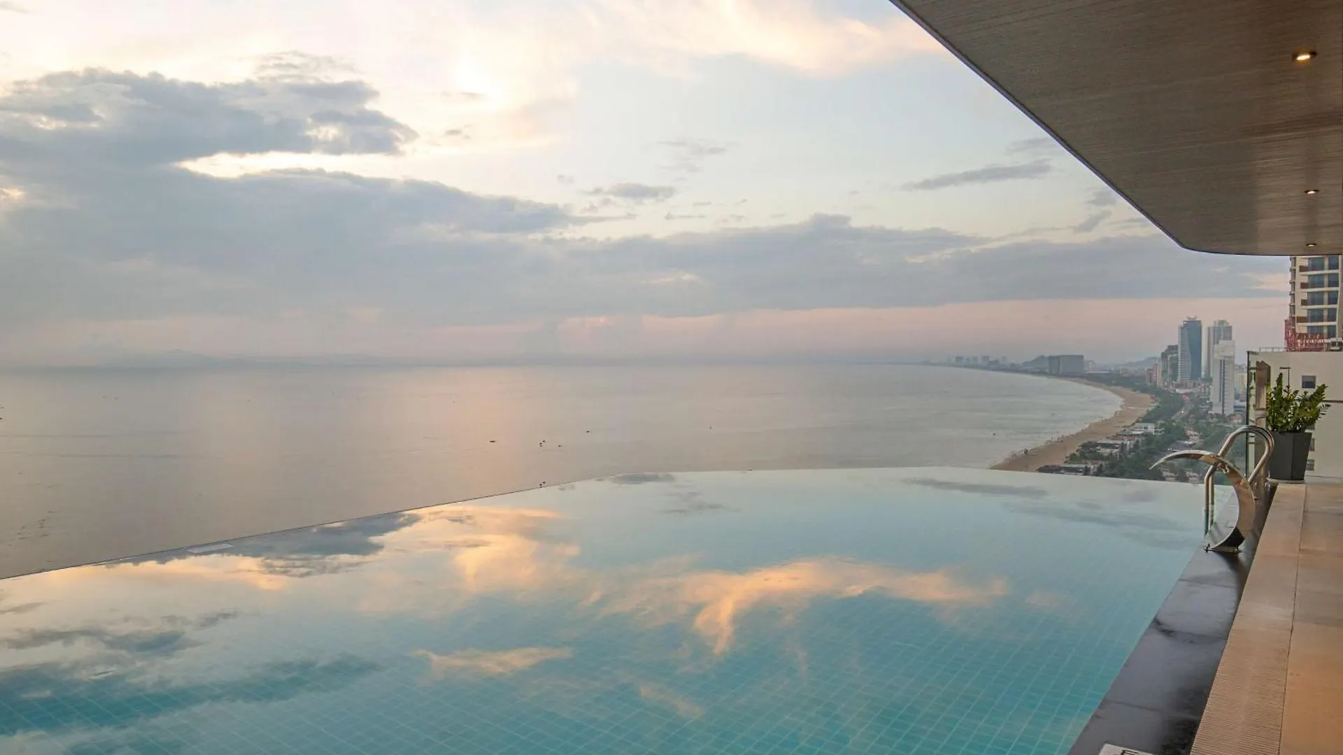 Radisson Hotel Danang  Da Nang